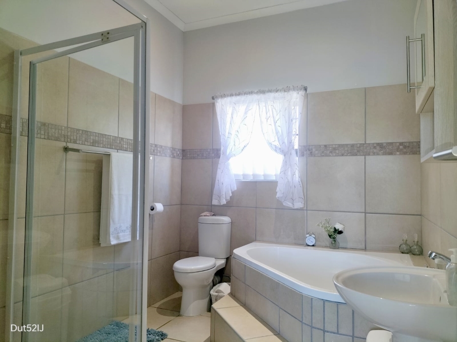 3 Bedroom Property for Sale in Reebok Western Cape